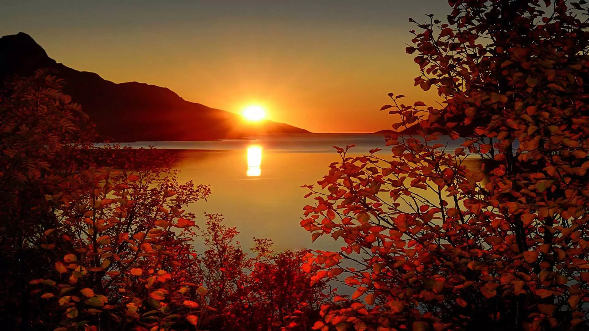 lac et coucher de soleil